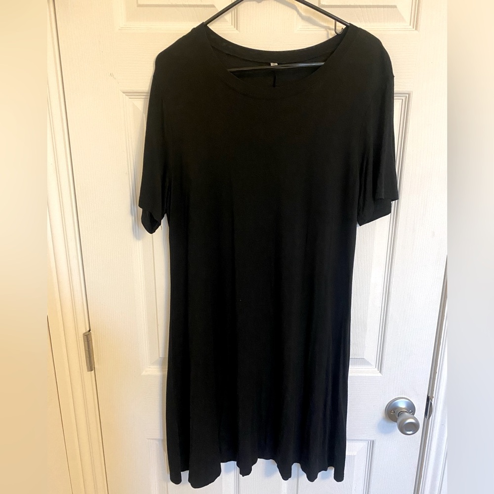 4/$10 Black t-shirt dress, size XL - Picture 1 of 6